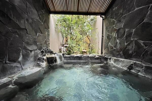 【伊根産 岩ガキ祭［12日間の期間限定］】『特別海鮮フェア』プランのご予約受付中 ～夕日ヶ浦温泉「時季を彩る 佳松苑」～