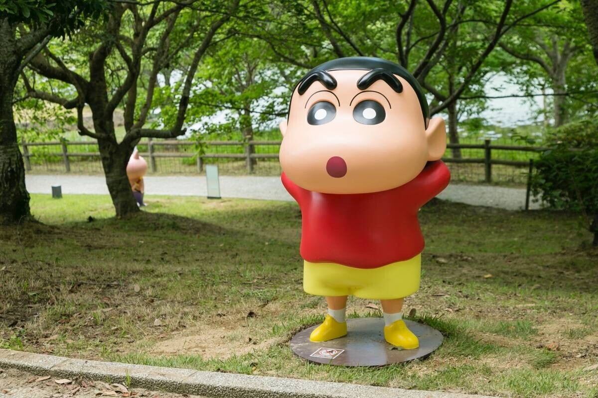 ニジゲンノモリ「クレヨンしんちゃんアドベンチャーパーク」　親子でクラフト体験 『ふたば幼稚園 冬の手作り教室 ～回転のぞき絵を作ろう～』