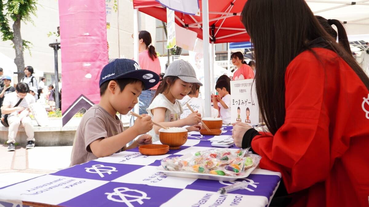 大阪国際大学短期大学部栄養学科が京阪百貨店「SDGｓ 食育フェスタ」で「実践力」を発揮