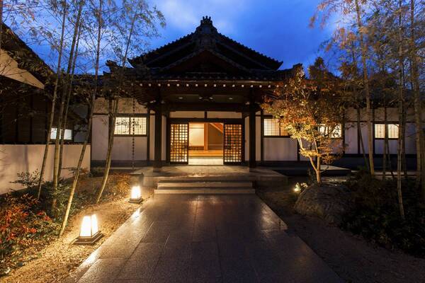 【蟹と温泉】2025初旅　丹後の地酒とタグ付き松葉蟹で祝う新年の宴　海の京都・夕日ヶ浦温泉「一望館 はなれ櫂」