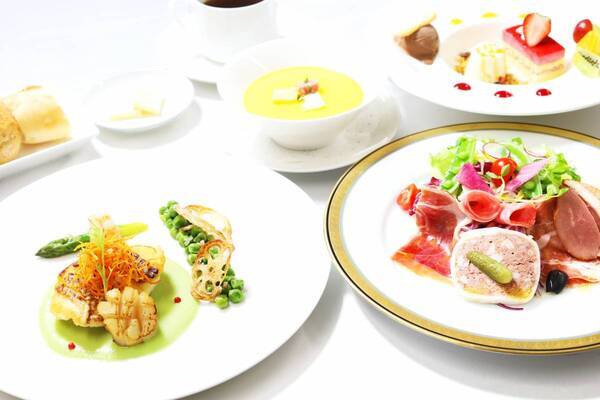 ホテル名称変更を記念して2食付き宿泊プランを特別価格で販売