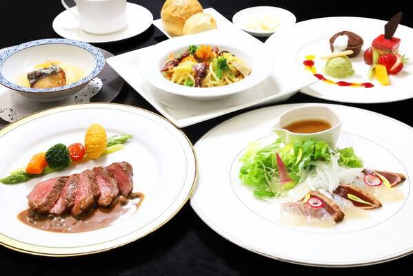 ホテル名称変更を記念して2食付き宿泊プランを特別価格で販売