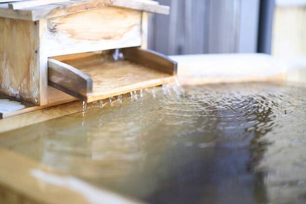 【熱海の海と空を全身に浴びるヒノキ露天温泉付き貸別荘】「スイートヴィラ 熱海別邸 双梅庵」が4月5日に開業