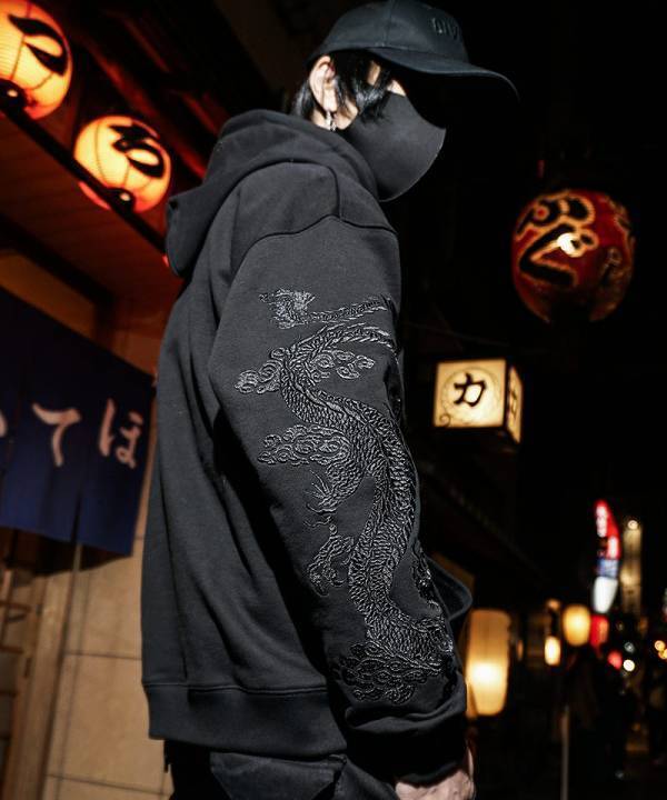 訪日外国人から話題の『DIVINER（ディバイナー）』より、AW新作アイテムが12月19日より販売開始。