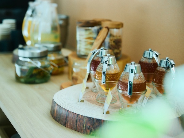 温泉旅館「フォートリート草津」に食べられるバレンタインツリーが登場！ ＜2024年2月2日～3月14日＞バレンタイン＆ホワイトデーイベント開催