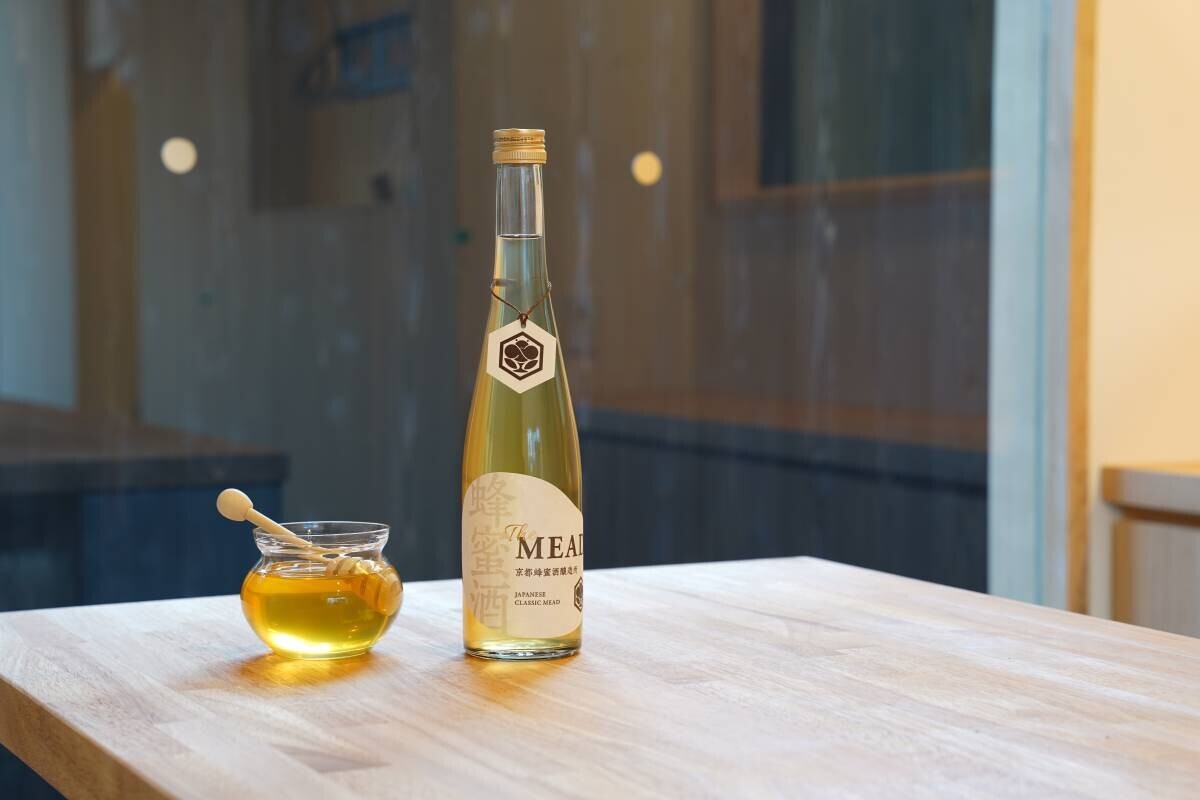 蜂蜜酒(ミード)をもっと知って楽しんで！ クラファン目標金額883%達成・ネクストゴールに挑戦中！ 飲んで学べる「京都蜂蜜酒醸造所」貴重な初醸造のお酒「The MEAD(ザ・ミード)」