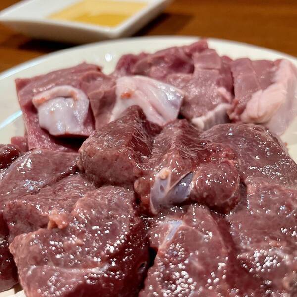 溜池山王【東京の豚文化を覆す】牛ホルモン専門店「牛ホル酒場龍山」が開店！