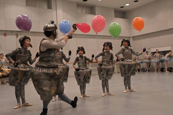 バレエ「えんとつ町のプペル 2024」 「去年を超える作品に」再演に手応え！稽古場レポート