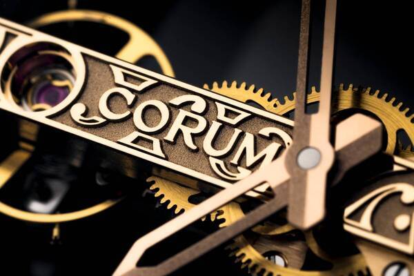 コルムが世界限定18本・日本初入荷の『ゴールデンブリッジ』を2月9日に発売