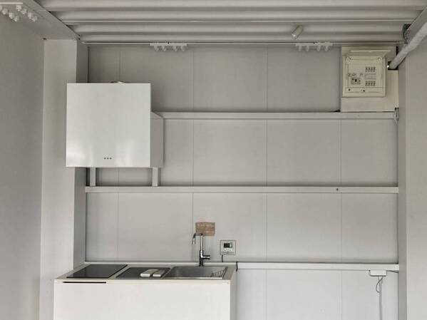 天井が抜けてコンクリート打ちっぱなし“スケルトン仕様”にカスタマイズ！ スケルトンオフィスのシリーズ化、第一弾を発表