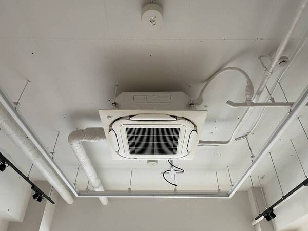 天井が抜けてコンクリート打ちっぱなし“スケルトン仕様”にカスタマイズ！ スケルトンオフィスのシリーズ化、第一弾を発表