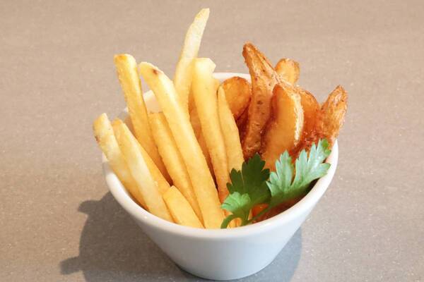 京都の夏は立ち飲みではんなり。コスパ最強の絶品おつまみと飲み放題が楽しめるセットを販売