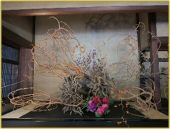 假屋崎省吾氏による展覧会を開催！華と音楽で彩る春 in 旧岩崎邸 ～「春をいける」假屋崎省吾の世界 The second～【4/20（土）～5/6（月・祝）】