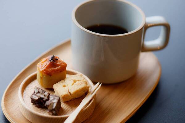 【ラウンジテラス碧－AO－・1周年記念】海と夕日の絶景＆プライベート温泉を愉しむ大人宿［夕日ヶ浦温泉 佳松苑 別邸ふうか］