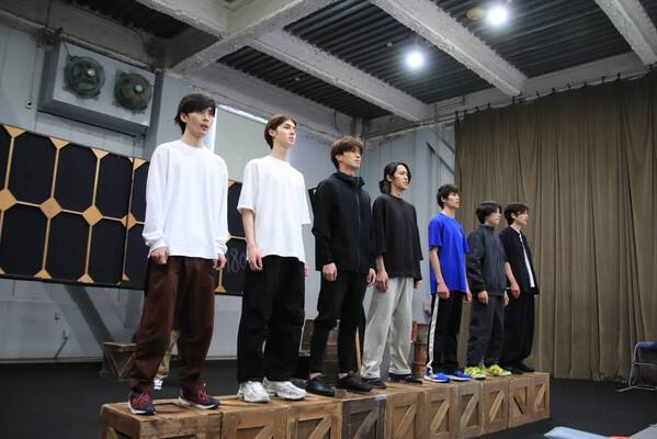『ルール〜「十五少年漂流記」より〜』稽古場取材会を開催！全キャストからのコメントも到着　荒井敦史「等身大で演じることでリアリティを表現」