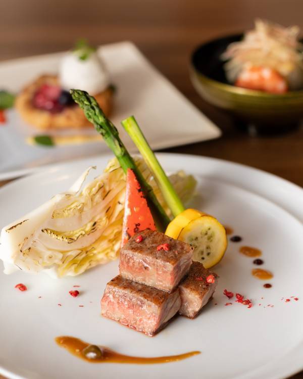 未来を担う、若き料理人たちを育む。地元宮城の「海と山と森の温泉リゾート 一の坊」レストランで校外学習を実施