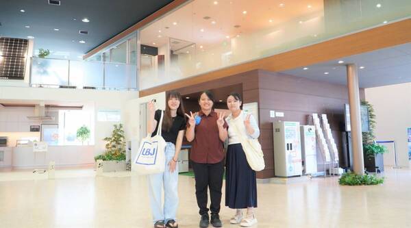 大阪国際大学短期大学部栄養学科2年生が大阪ガスハグミュージアムで最新の業務用厨房施設を見学・体験ー体験型の学びー