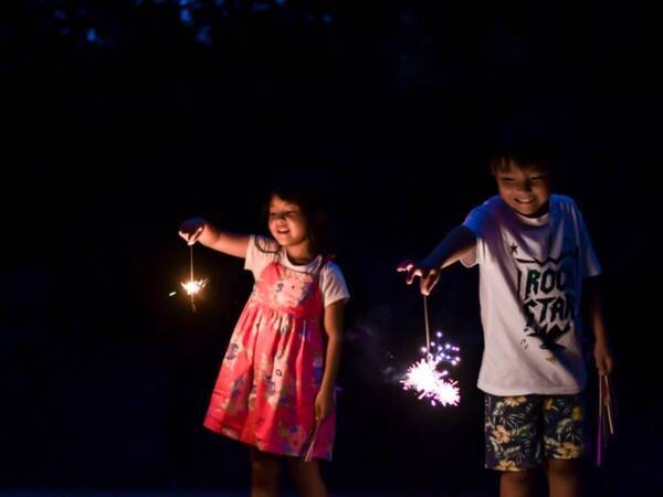 カヌーやプールも楽しめる円山川公苑まで徒歩5分！花火とジェラート券付ファミリープラン予約受付開始。城崎「温もりの宿 ひだまり」