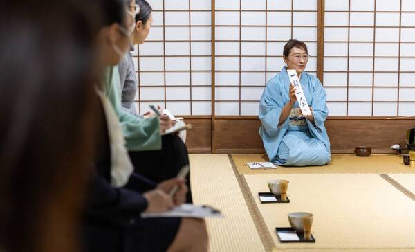 新年度の研修やチームビルディングプランに。茶の心で生活を一新できる深堀り茶道体験プランを4月15日より開始。