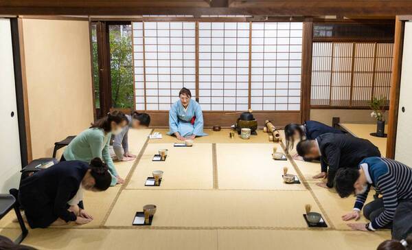 新年度の研修やチームビルディングプランに。茶の心で生活を一新できる深堀り茶道体験プランを4月15日より開始。