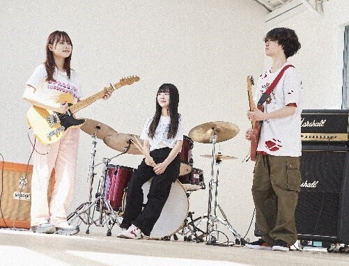 –樟葉駅前広場における実証実験– 異国のナイトマーケットを彷彿とさせるグルメや雑貨が揃う 「くずは夜市 ヨイノクチ」を今年も開催します