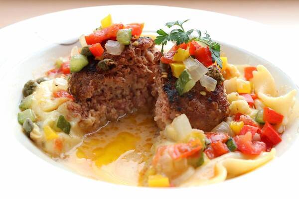 夏も肉！新「肉厚ハンバーグ」肉好きにはたまらないランチを販売