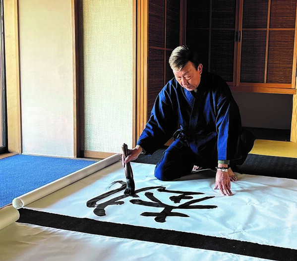 テレビＣＭで話題の名物コンビがやってくる「夢グループ スーパーセール」を開催