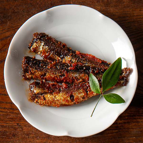 【新発売】伝統製法で炊き上げた「三河の佃煮」シリーズ5種類が待望の新発売！照りと甘みが特徴の、骨までおいしい魚惣菜【久世福商店】