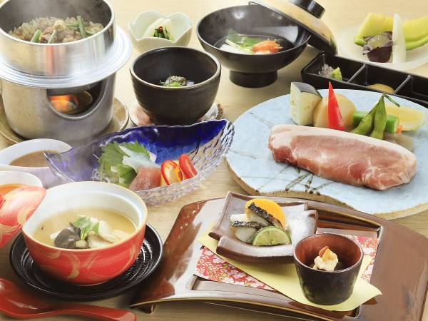 島根の小京都で時代（とき）をめぐる旅コラボ＜ゆとりろ津和野×沙羅の木＞ 1日限定・1000年以上続く伝統工芸「紙すき」体験付き宿泊プラン販売