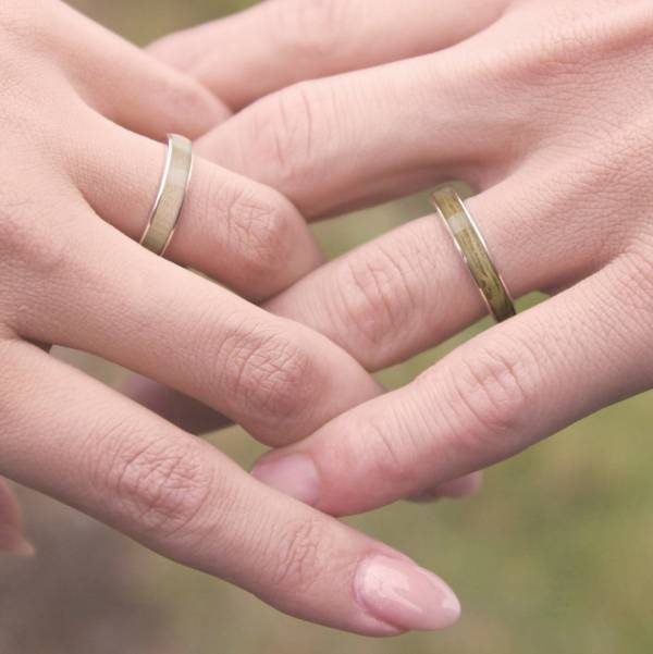 C.W.ニコル追悼「年輪」記念指輪、アファンの森から誕生