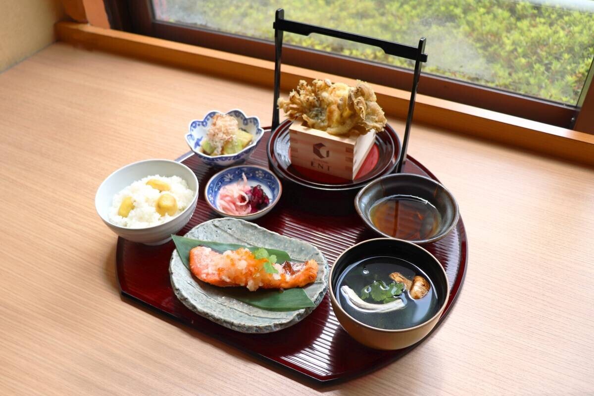 駅チカの穴場スポットで秋の味覚を堪能！絶品松茸土瓶蒸し御膳をリーズナブルな価格で販売