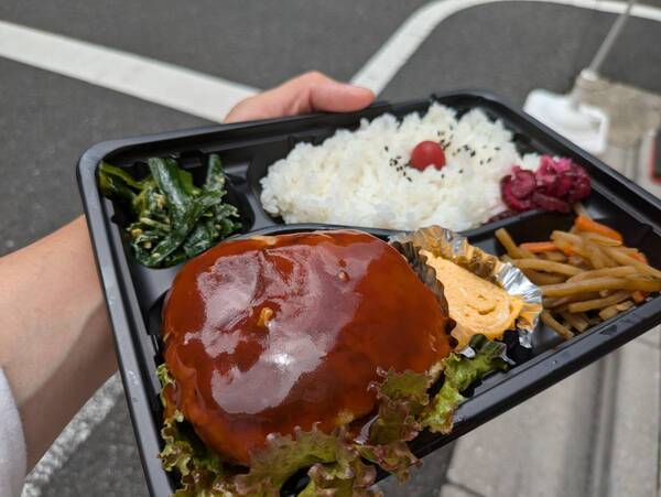 浜町・人形町【豪快！はみ出るからあげ弁当】「おおきに弁当」オープン