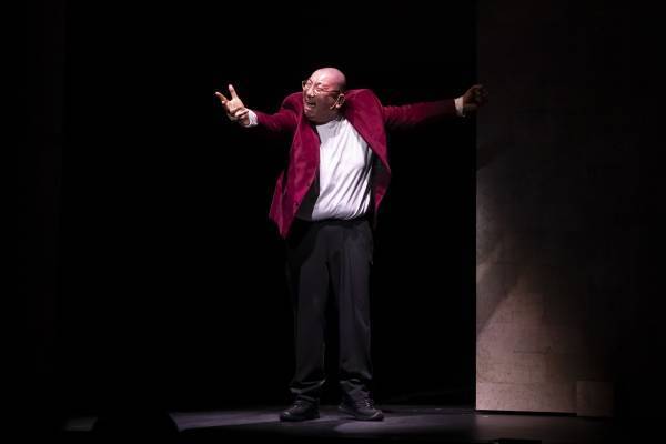 望月歩＆秋元真夏らが出演する舞台『鍵泥棒のメソッド→リブート』開幕！　「心の底から楽しめて笑えて、元気が出る舞台」