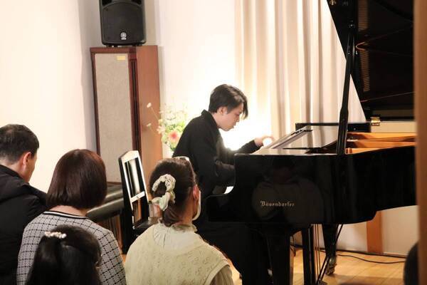 【北海道東川町】東川町の小さな音楽ホール「小西健二音楽堂」で唯一無二のアットホームなコンクールを開催。