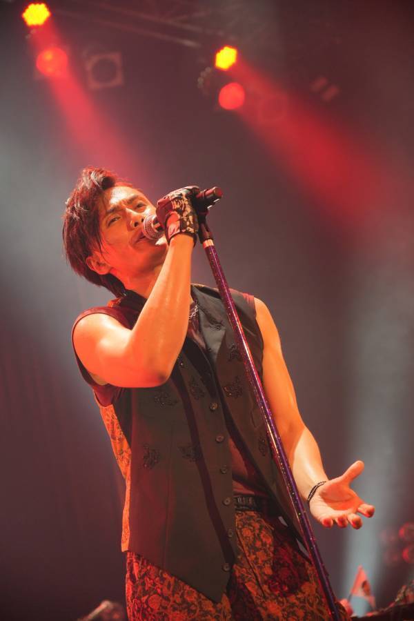 加藤和樹、全国8ヶ所12公演ライブツアーが開幕！約5年ぶりとなる声出し解禁！