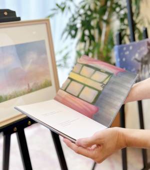 約1か月間、館内がギャラリーに！ 絵本『かいねこきぶん』×創作和菓子×CAFETEL 女性専用宿泊施設・カフェでコラボ企画