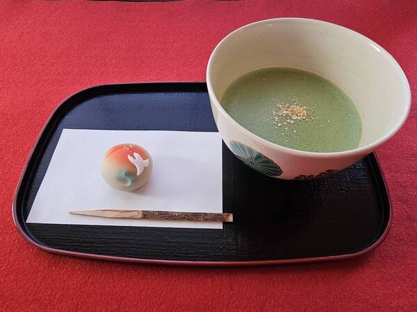 お正月はぜひ浜離宮恩賜庭園へ！1/2・1/3は正月開園し、「放鷹術」の実演、「獅子舞」の公演など新春ならではの催しを実施します