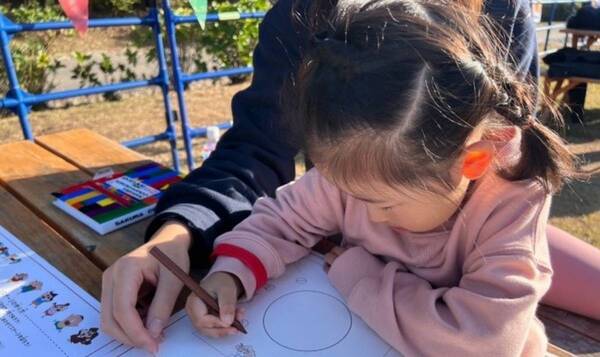 クレヨンしんちゃんと一緒に挑戦！はじめてのクラフト体験 幼稚園生限定『ふたば幼稚園 クラフト教室』開催