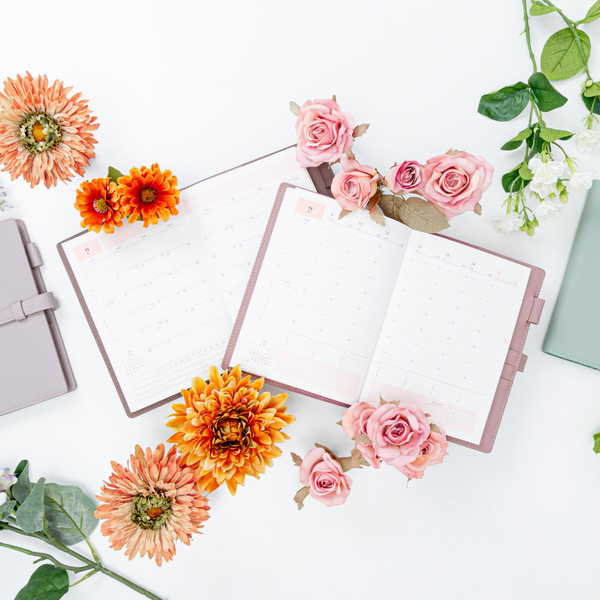 【GRAMAS】新生活応援SALE 人気の手帳が最大35％OFF  2月1日スタート