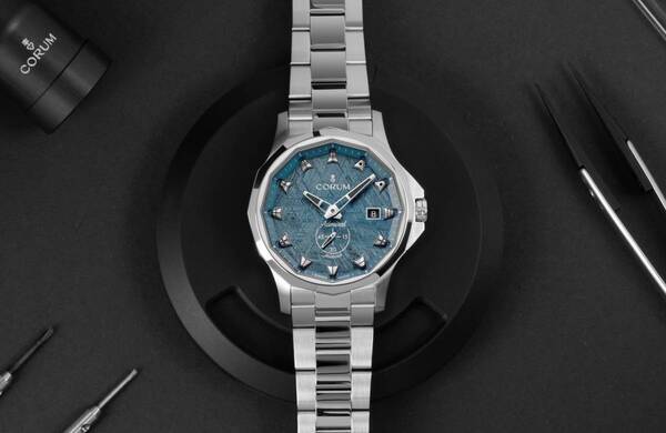 コルムが隕石ダイアルの『アドミラル』を6月14日発売