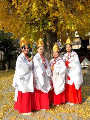 大阪国際大学・大阪国際大学短期大学部の学生が、寝屋川市のねや川戎神社の福娘として「ねや川のえべっさん」をPR
