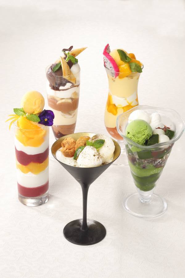 ホテル京阪 京都 グランデ レストラン「オクターヴァ」にて 新メニュー、スムージーやパフェをお楽しみいただける カフェタイムの営業を開始しました。