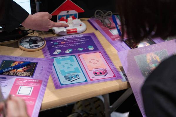 リアル脱出ゲーム『机の上の魔王城からの脱出』札幌公演の開催日程決定！ 最新のおもちゃを使ったギミックに驚き、 ストーリーで心が揺さぶられる傑作がいよいよ札幌へ！