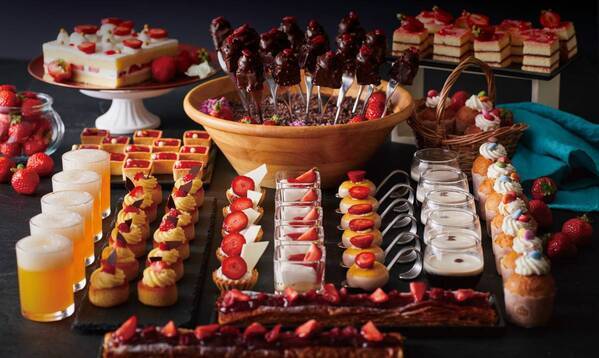 ホテル アゴーラ 大阪守口　春を彩るいちごスイーツとグルメランチ＆ディナービュッフェ　美食とスイーツの華やかな饗宴　SNSキャンペーンスタート！