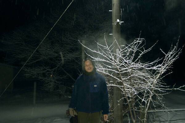 a flood of circle・佐々木亮介の弾き語りツーマンイベント『"雷よ静かに轟け”浅草フランス座演芸場東洋館 第六夜』ゲストに詩人・御徒町凧の出演が決定！弾き語り×詩の朗読が重なる一夜に