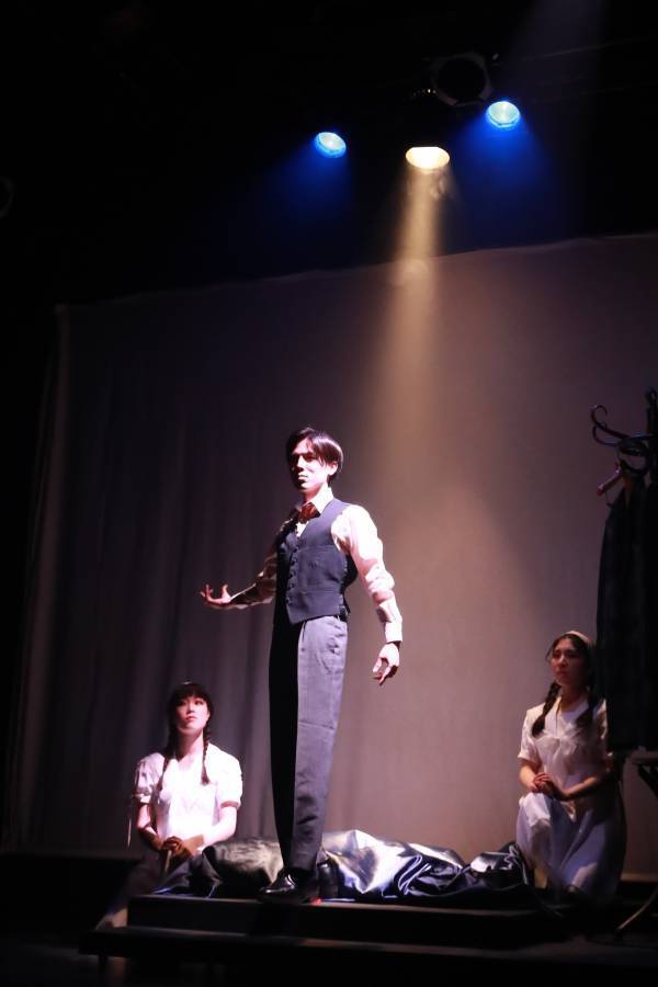 マジシャン渋谷駿が新たにパフォーマンスユニットを旗揚げ　第一回演出は新宿梁山泊の金 守珍　『～黒いメルヒェン～ つむじ風街の月光楼』上演決定