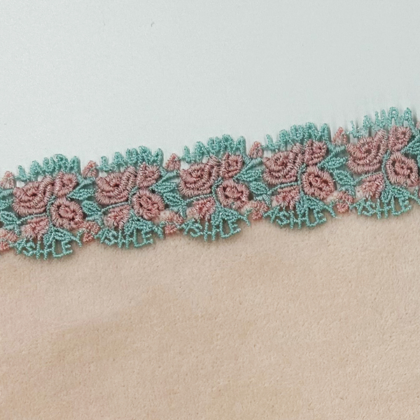 LAURA ASHLEY（ローラ アシュレイ）× 近沢レース店とのコラボ ハンカチを発売！ ２月９日（金）よりEC先行予約をスタート