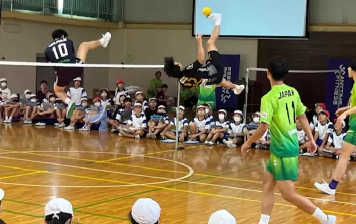 浜松市との「スポーツ推進に関する協定」による取り組み　 小学生向け体験教育・アスリート社員によるセパタクロー教室を 11月14日(木) 浜松市立泉小学校、15日(金) 浜松市立城北小学校にて開催