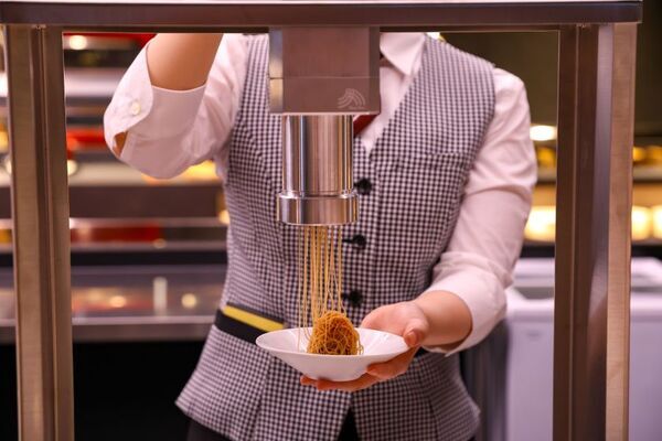 【大江戸温泉物語】が手掛けるオールインクルーシブの温泉リゾートホテルで 春のリゾートバイキングがスタート！