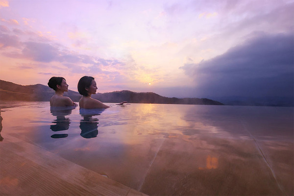 【大江戸温泉物語】が手掛けるオールインクルーシブの温泉リゾートホテルで 春のリゾートバイキングがスタート！